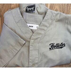 Hollister Men's Baseball Style Button Up Shirt Size XL Khaki short Sleeve